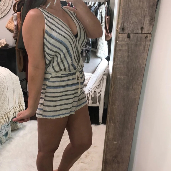Indigo Rein size large linen & rayon blend striped romper - Picture 1 of 5